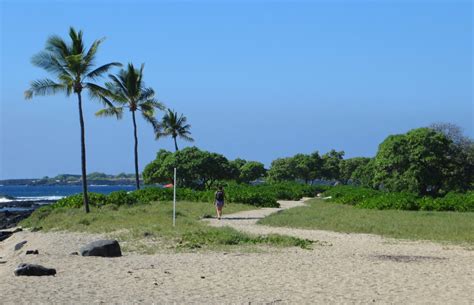 kona nude beach|A Guide To Topless Beaches In Hawaii